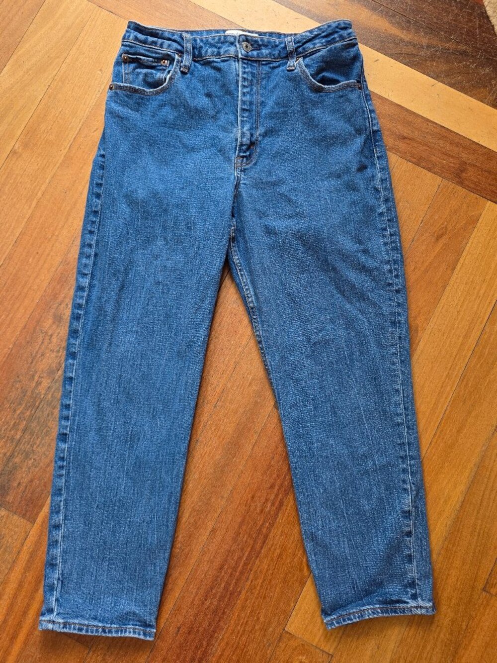 Abercrombie & Fitch "The Mom High Rise" Jeans Size 6 Short